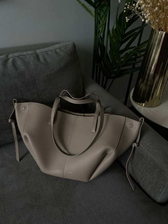 Olivia – Sac fourre-tout chic avec deux poignées et bandoulière détachable - Image 11
